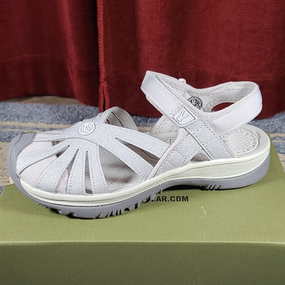 Keen Shoes Keen Light Gray Rose Sandals Poshmark
